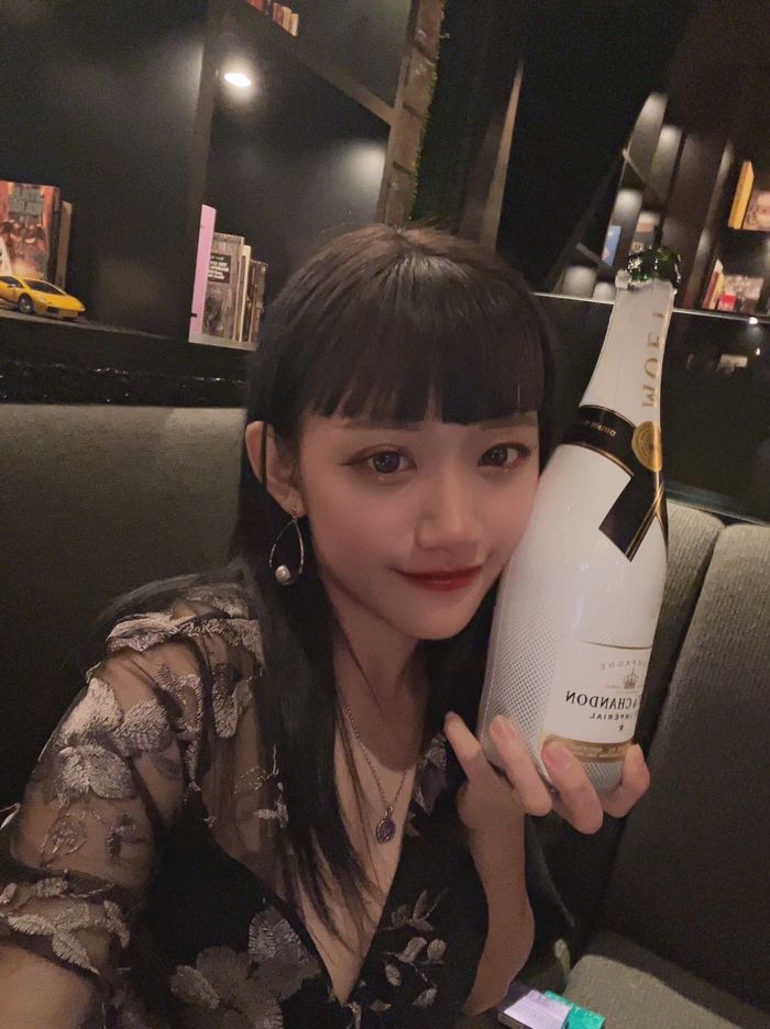 日曜のみ 美女の自撮りオナ流失