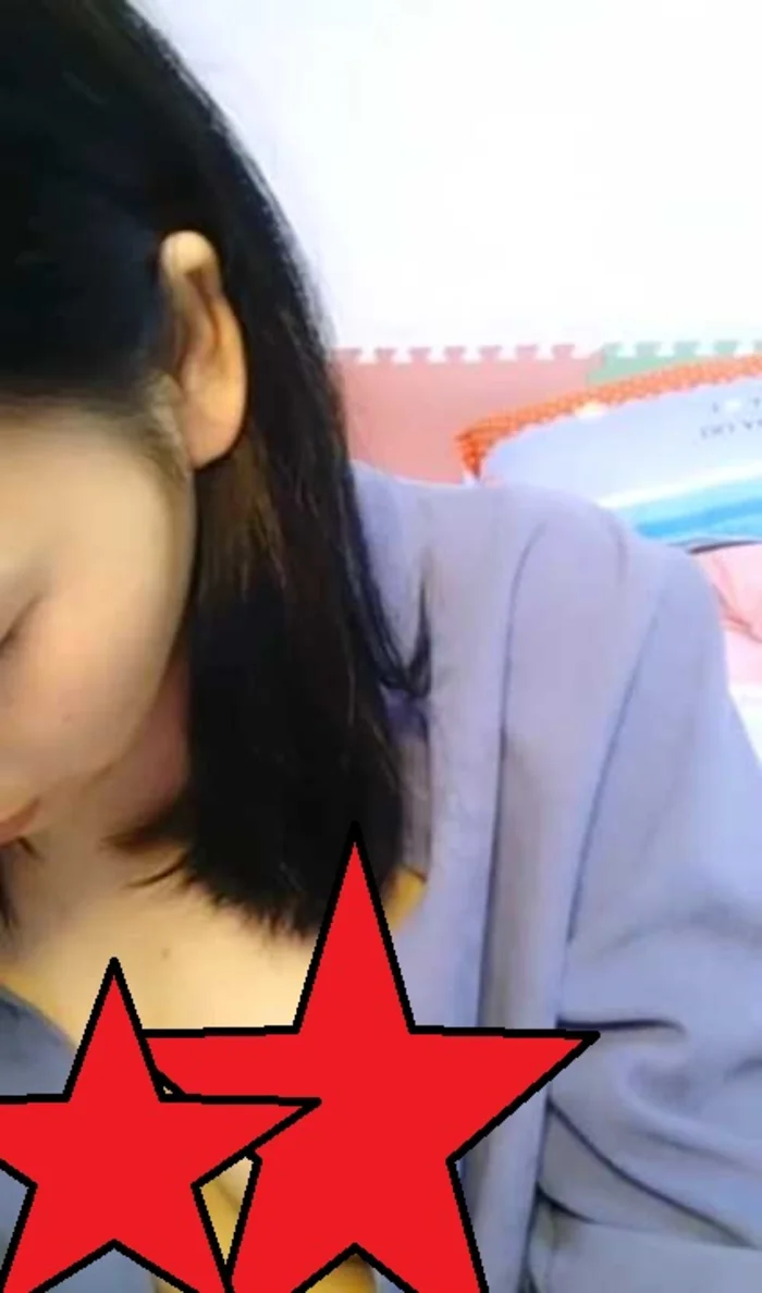 이렇게 귀여운 아이가 포로리 방송을 해요.